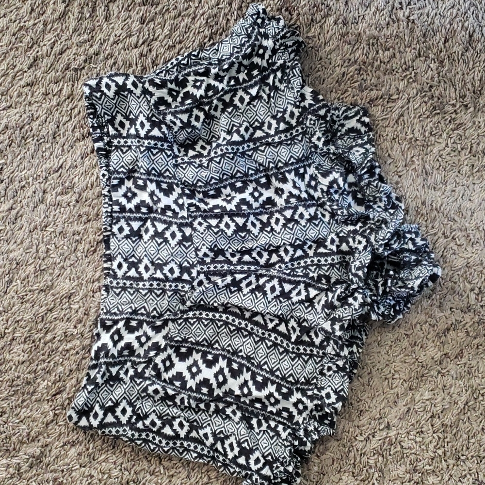 Forever 21 Aztec Print Shorts, Medium